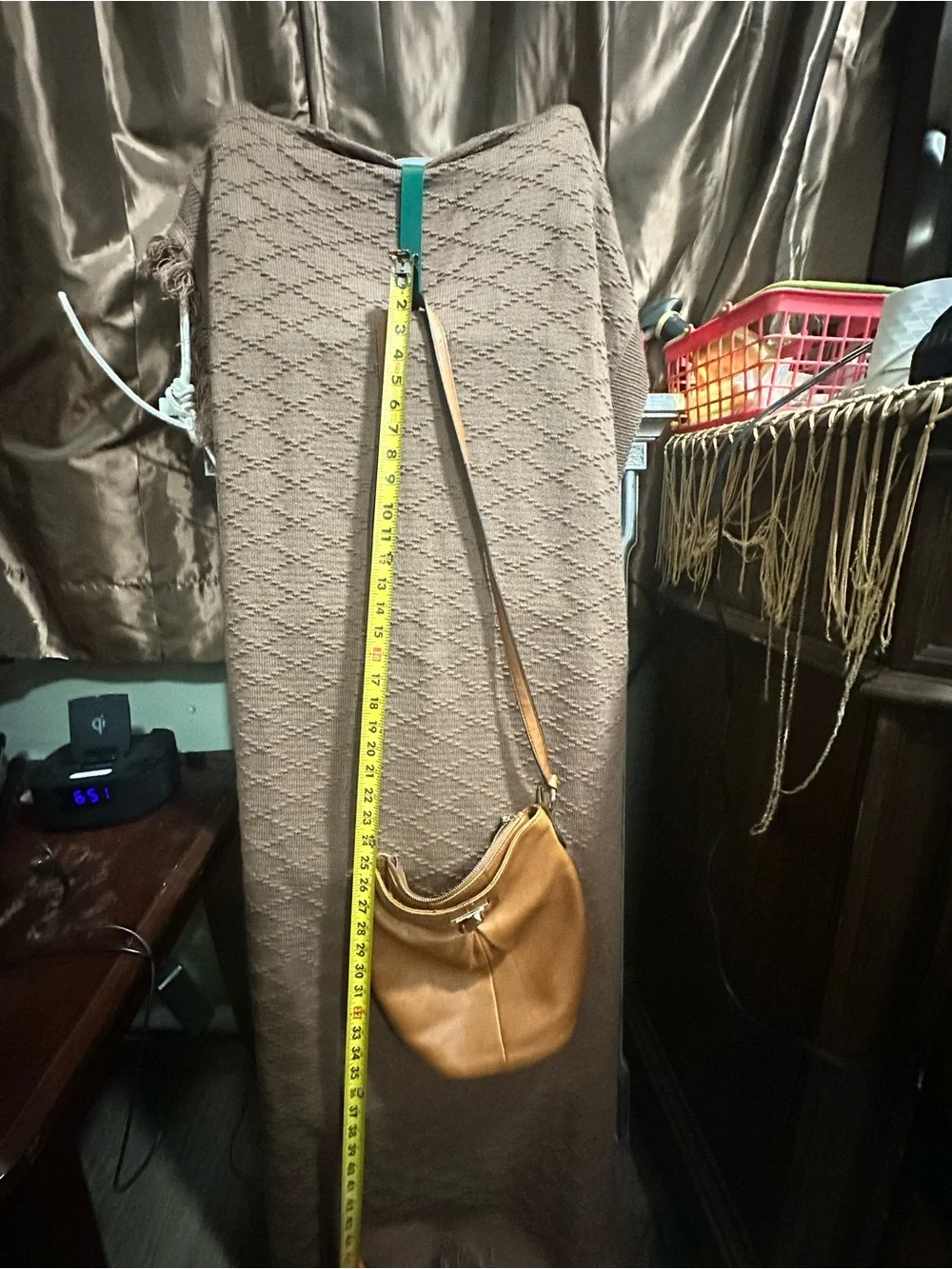 Women's Tan Leather Crossbody Bag - Classic Everyday Style